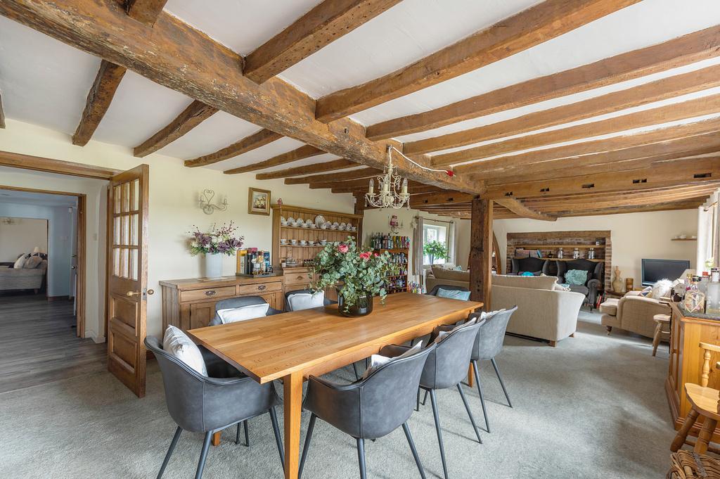 Sitting/Dining