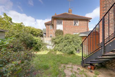 3 bedroom flat for sale, The Acre Close, Worthing BN11