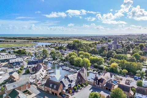 4 bedroom detached house for sale, Bridge Street, Christchurch, BH23