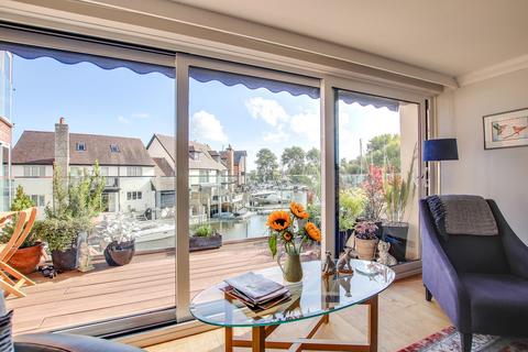 4 bedroom detached house for sale, Bridge Street, Christchurch, BH23