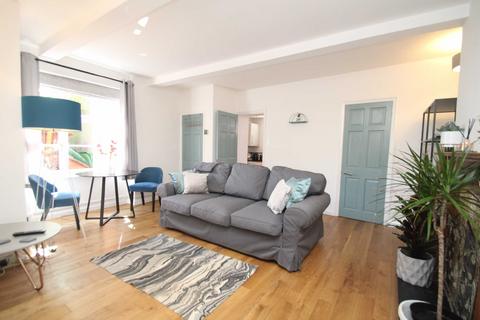 18a Old Park Hill, Bristol, BS2 8BB
