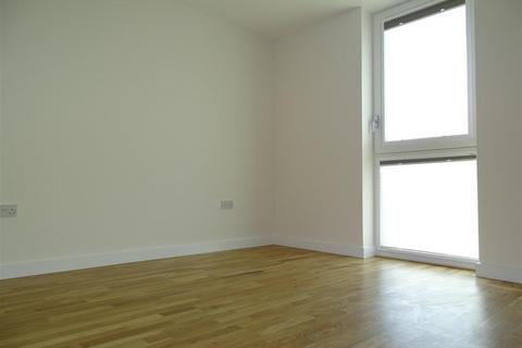 1 bedroom flat to rent, Ealing Road, Brentford