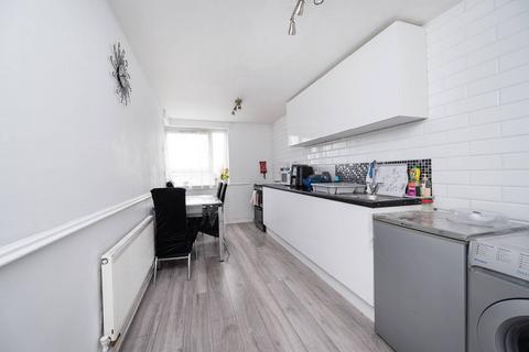 2 bedroom flat for sale, Dowson House, Bower Street, Limehouse, London, E1