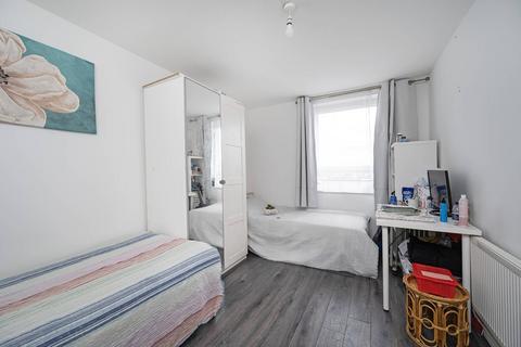 2 bedroom flat for sale, Dowson House, Bower Street, Limehouse, London, E1