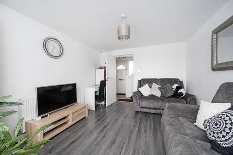 2 bedroom flat for sale, Dowson House, Bower Street, Limehouse, London, E1