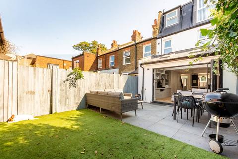 4 bedroom terraced house to rent, Wandle Bank, Wimbledon, London, SW19