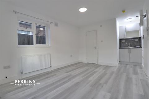 undefined, Northolt, UB5