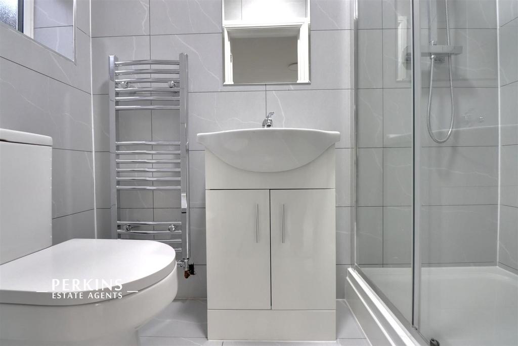 Ensuite 2.jpg