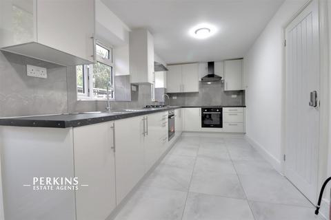 undefined, Northolt, UB5