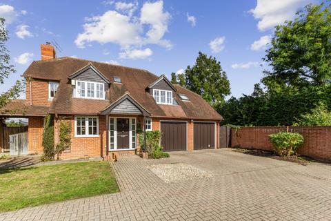 4 bedroom detached house for sale, Hannams Farm Close, Crondall, Farnham, Hampshire, GU10