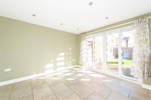 4 Greenell Close, Deanshanger, Milton Keynes, MK19 6UX