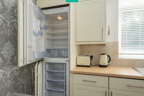 Studio to rent, Flat D, 43 Waverley Road, Southsea, PO5