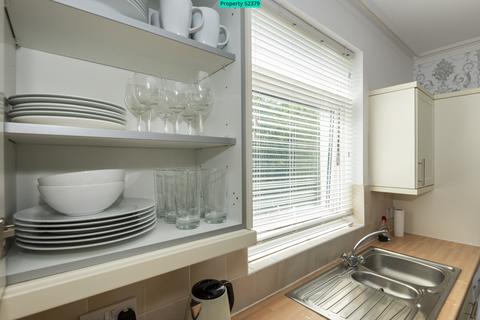 Studio to rent, Flat D, 43 Waverley Road, Southsea, PO5