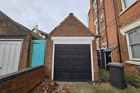 2 bedroom flat for sale, St. James Road, Leicester