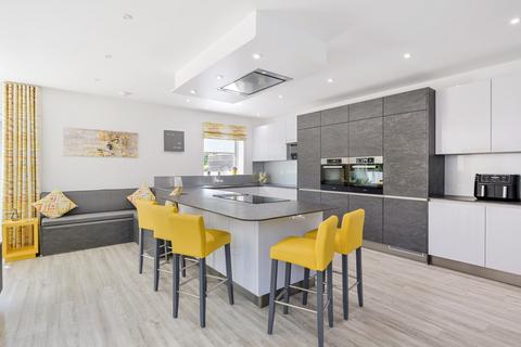 undefined, Raglan Road, Reigate RH2
