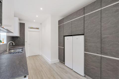 undefined, Raglan Road, Reigate RH2