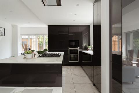 5 bedroom detached house for sale, Manor Road, Reigate