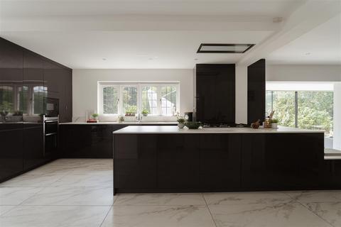5 bedroom detached house for sale, Manor Road, Reigate
