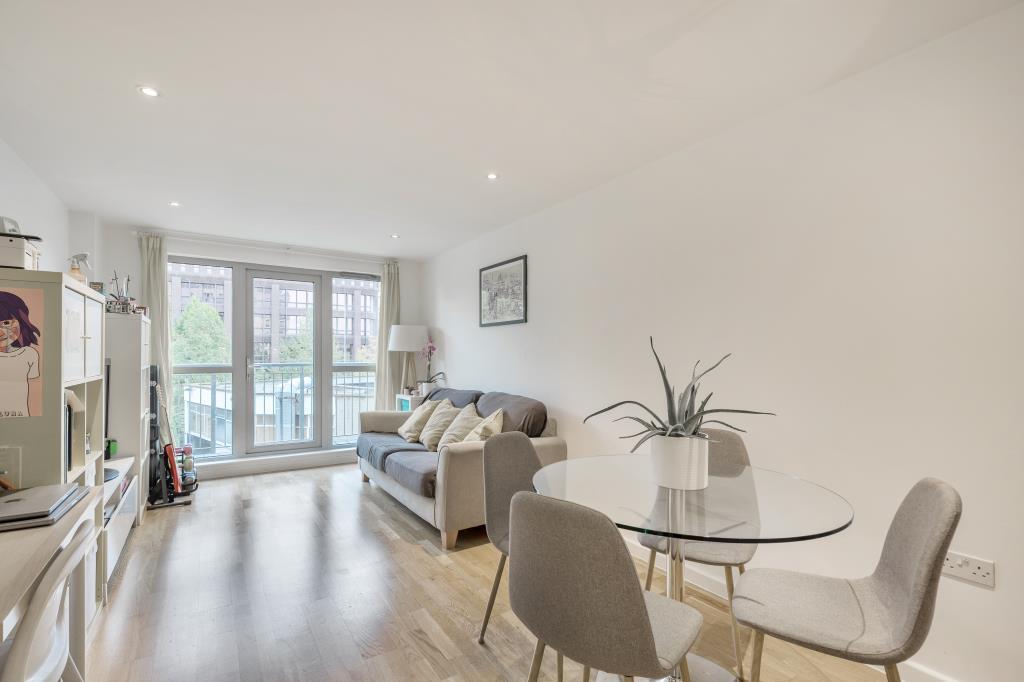 Open Plan Living/Dining
