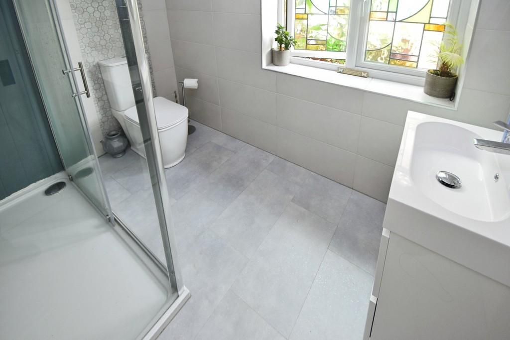 Ffad3985-Bathroom 201