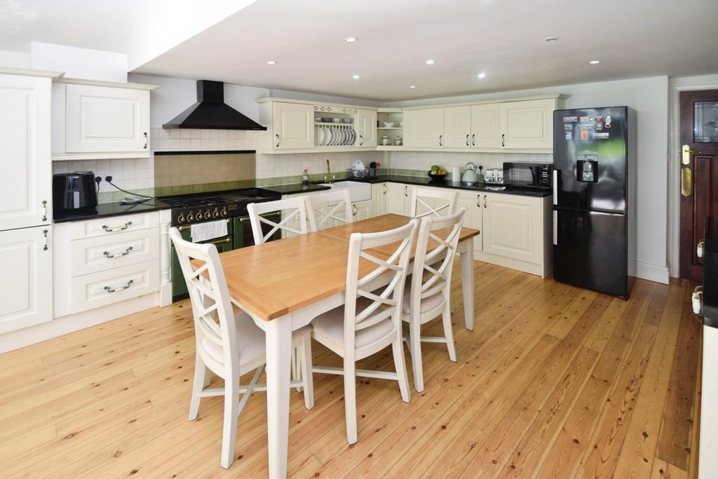6d2d6512-Kitchen 201