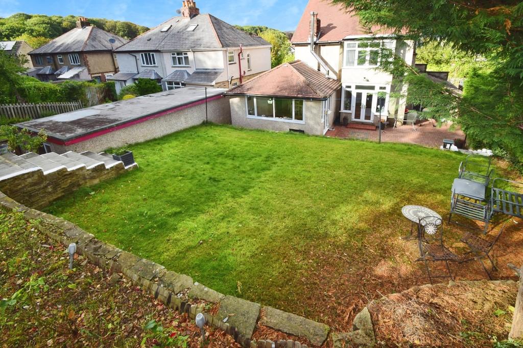 2c593879-Garden 203