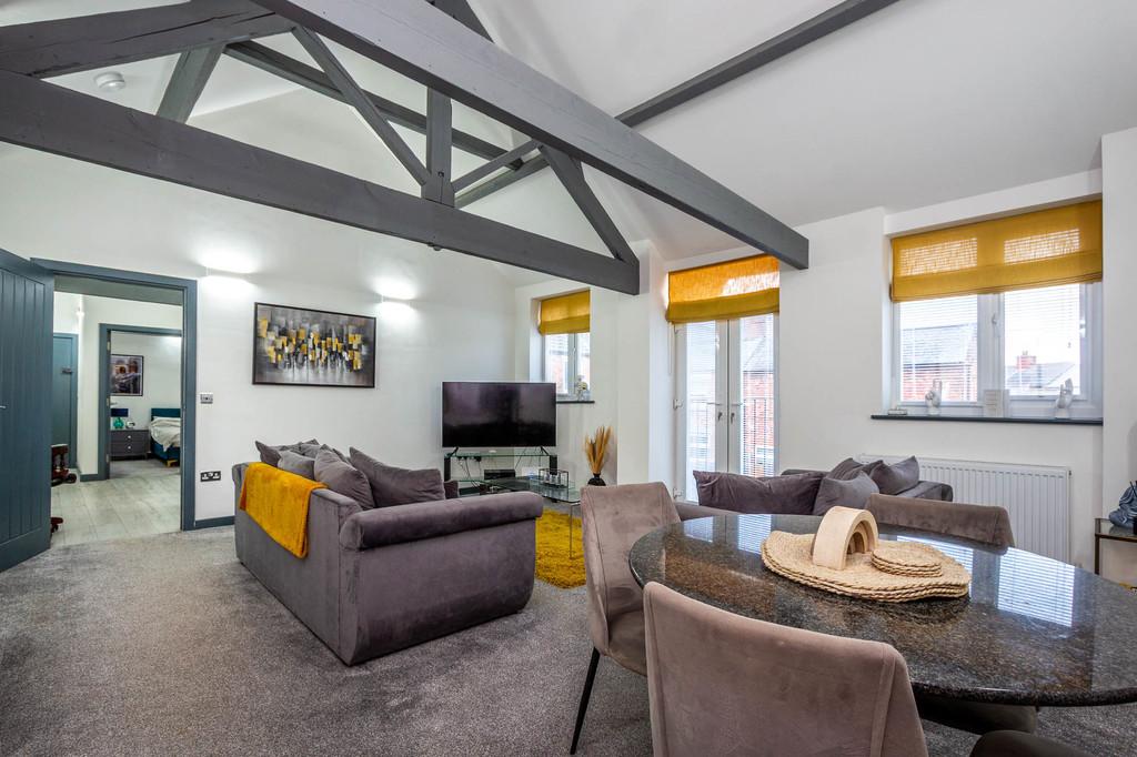 Lounge/Dining Room