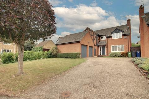 4 bedroom detached house for sale, Brands Close, Ramsey