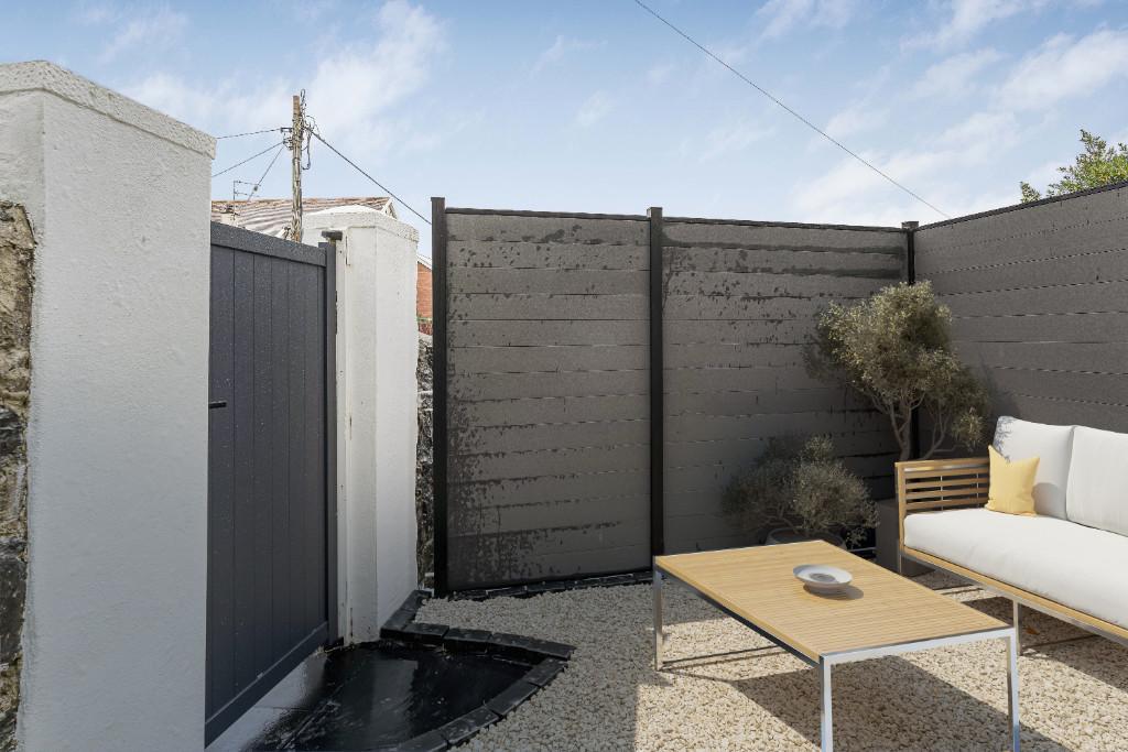 Courtyard Furnished