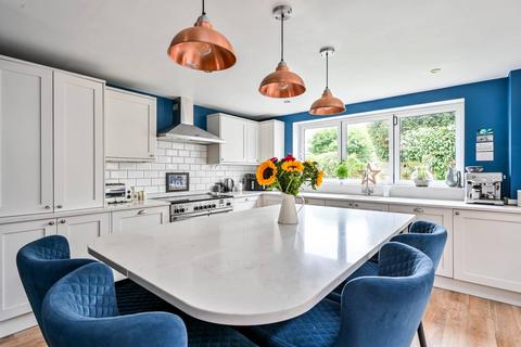 9 Clover Lea, Godalming, GU7 3QQ