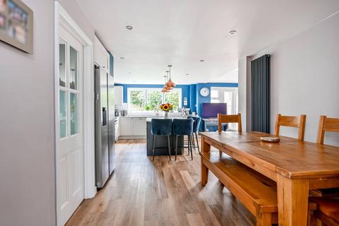 9 Clover Lea, Godalming, GU7 3QQ