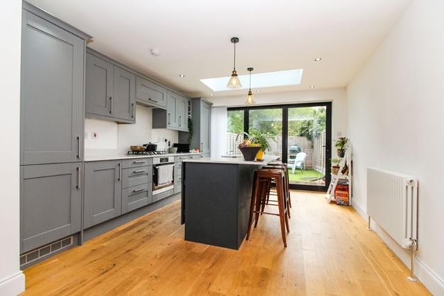 Kitchen (3).JPG
