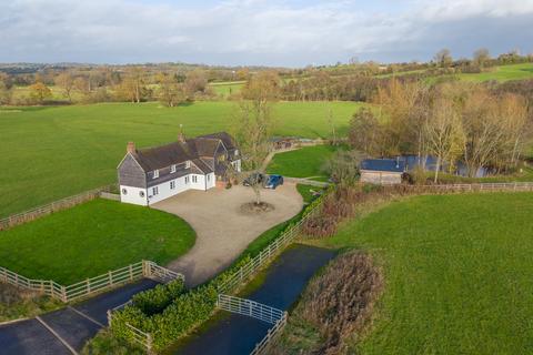 4 bedroom detached house for sale, New Road, Uttoxeter