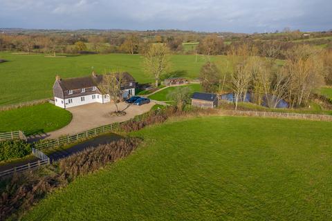 4 bedroom detached house for sale, New Road, Uttoxeter