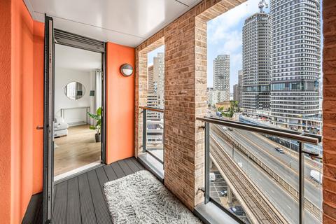 1 bedroom flat to rent, Roosevelt Tower, Williamsburg Tower, London