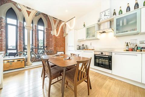2 bedroom flat for sale, Lynton Road, London SE1