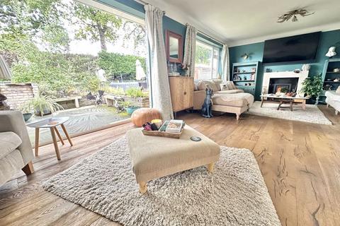 11 Beechcroft Drive, Whitby, Ellesmere Port, CH65 6PD