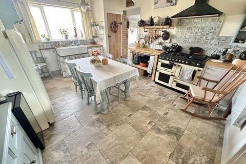 11 Beechcroft Drive, Whitby, Ellesmere Port, CH65 6PD