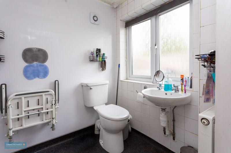 Ground Floor Shower