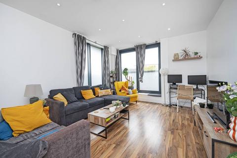 3 bedroom flat for sale, Doros House, Cambridge Heath Road, Whitechapel, London, E1