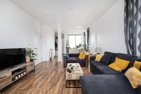 3 bedroom flat for sale, Doros House, Cambridge Heath Road, Whitechapel, London, E1