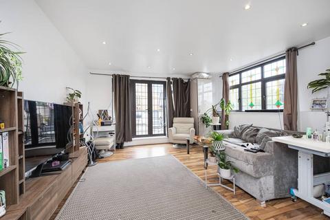 Doros House, Cambridge Heath Road, Whitechapel, London, E1