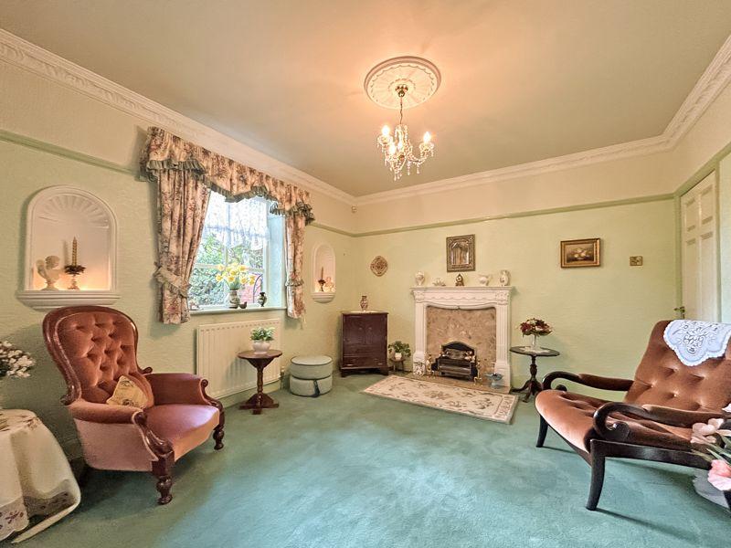 Dining Room/Bedroom
