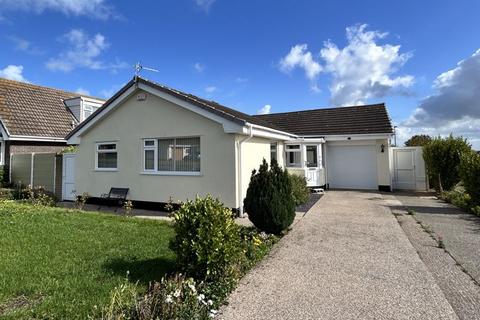 3 bedroom detached bungalow for sale, Maes Y Mor, Penrhyn Bay