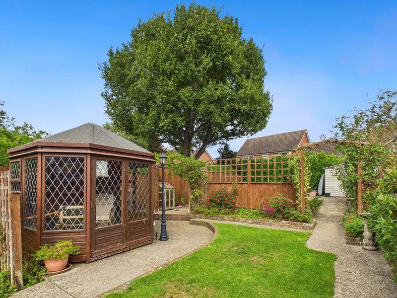 Summerhouse to the
