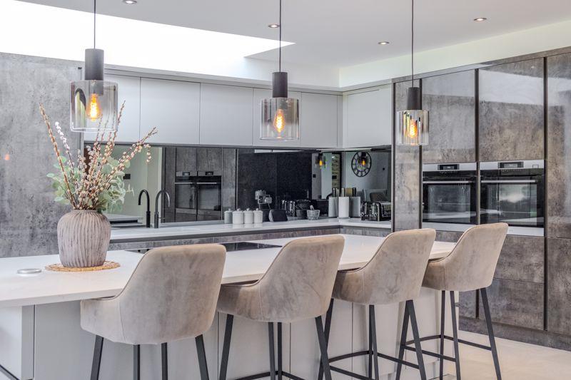 Kitchen dining