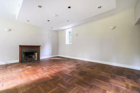 6 bedroom detached house to rent, Hindhead Road, Hindhead
