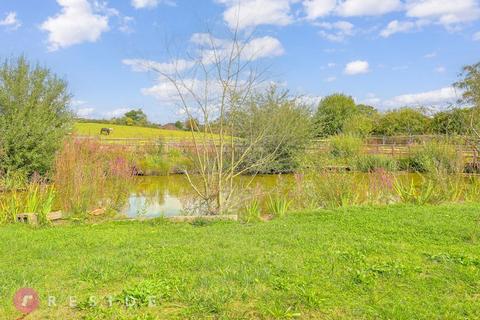 3 bedroom end of terrace house for sale, Doctor Fold Lane, Hopwood OL10