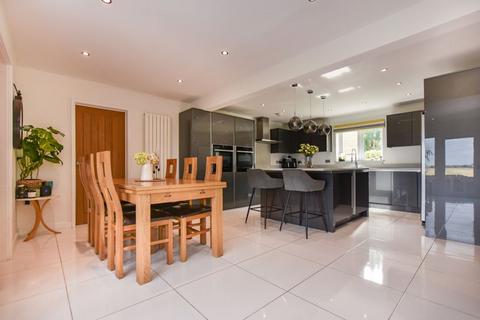 6 bedroom detached house for sale, Dickens Close, Langtoft