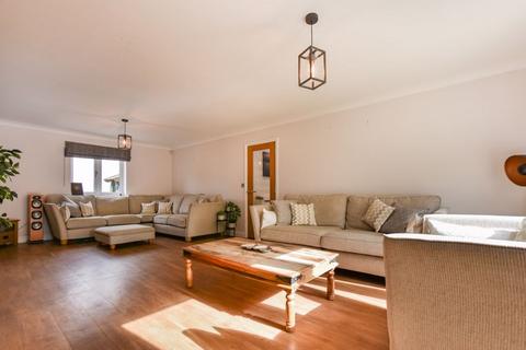 6 bedroom detached house for sale, Dickens Close, Langtoft